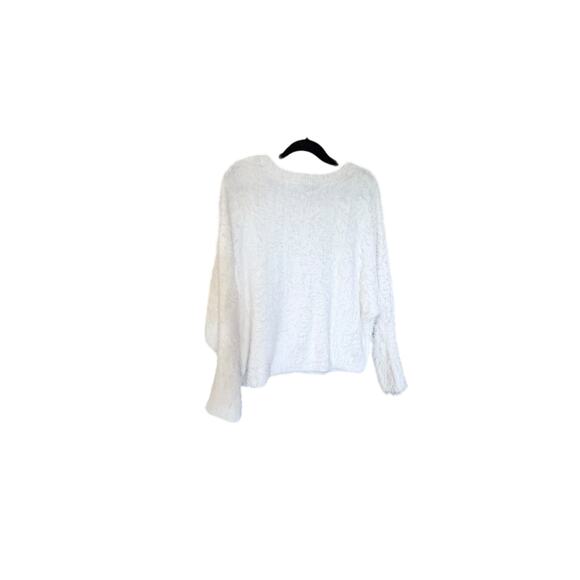 If It Were Me Cream Eyelash Long Winged Sleeves Round Neck Sweater  sz L - Picture 6 of 8